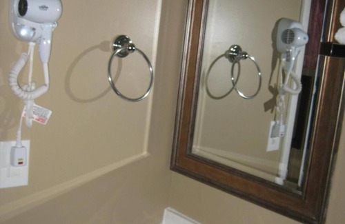 Lake George Hotel | Brookside Motel