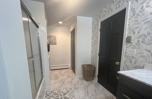 Waterford Apartamento | *Brookside Retreat* 1bed/1 bath apt w/ private laundry great for travel nurse