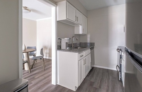 Homewood Apartamento | Brookwood 2BD 2 - Dos Habitaciones Piso, Capacidad 4