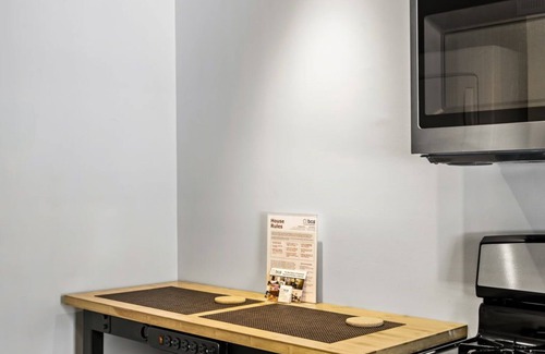 Brookwood Apartamento | Brookwood Courtyard by BCA Furnished Apt