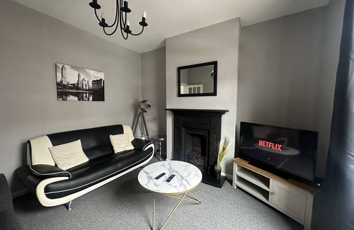 Coventry Casa | Broomfield Place Coventry 4 Double Bedroom Property