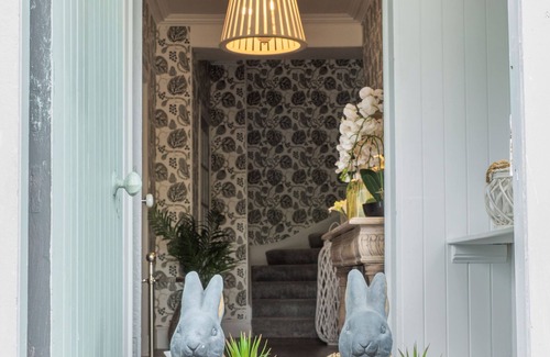 Beattock Cabaña | Broomlands Farmhouse - a house that sleeps 10 guests in 5 bedrooms