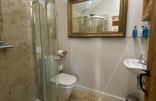 Foolow Cabaña | Brosterfield Suite - sleeps 2 guests in 1 bedroom