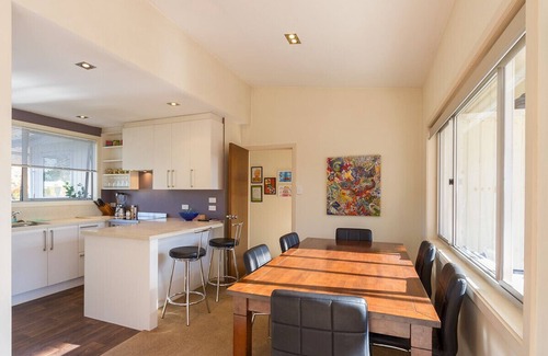 Arrowtown Cabaña | Brow Peak View - Arrowtown Holiday Home