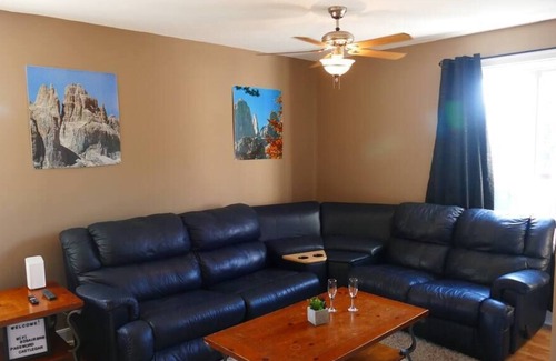 Castlegar Casa | Brown Bear - Spacious 3 bedroom home w/ great deck
