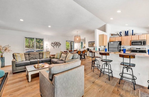North Shore Casa | Brown Dog's Bluff - dog friendly - Incredible game room, private dock, coffee bar...What a vacation spot!