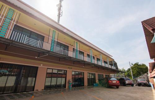 Sattahip Hotel | Brown Home Sattahip @ 19