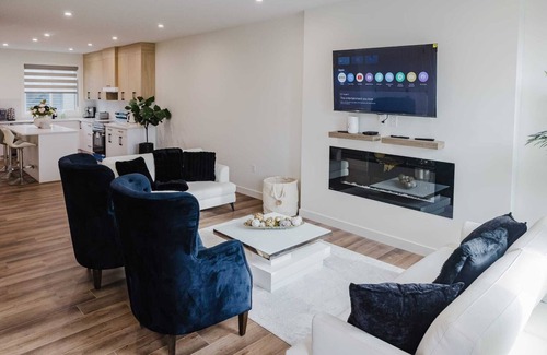 Southwest Edmonton Casa | Brown's Family Home