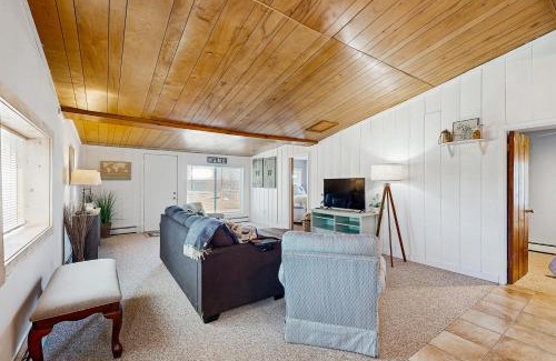 Indian River Casa | Brown Tin Roof