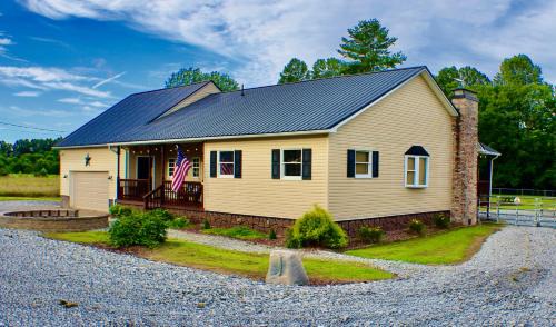 Hiawatha Casa | Browning Lambert Resort - Hatfield McCoy and Local Off-Road Trails