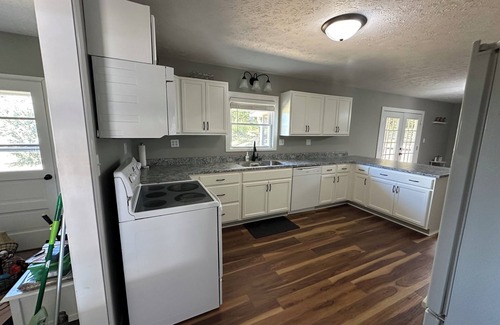 Clay Casa | Brown’s Bar countryliving Spacious 4 bedroom 3 full bath near Blackford Oaks WMA