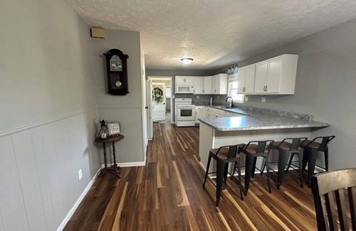 Clay Casa | Brown’s Bar countryliving Spacious 4 bedroom 3 full bath near Blackford Oaks WMA