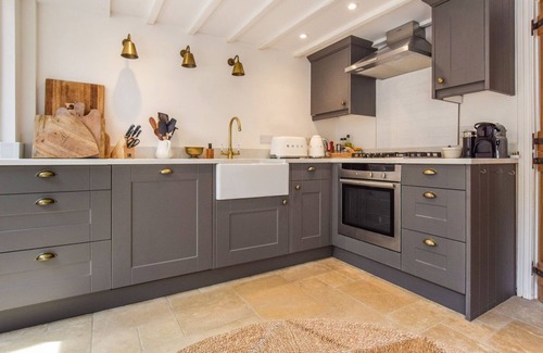 Charlbury Cabaña | Browns Cottage - sleeps 5 guests in 3 bedrooms