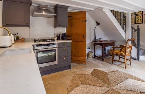 Charlbury Cabaña | Browns Cottage - sleeps 5 guests in 3 bedrooms