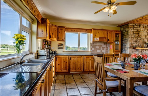 Cloondaver Casa | BROWNSTOWN LODGE - Fishing Lodge y Country House con vistas al lago y ubicación aislada
