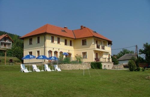 Balatonfured Apartamento | Bruckner Villa Apartman