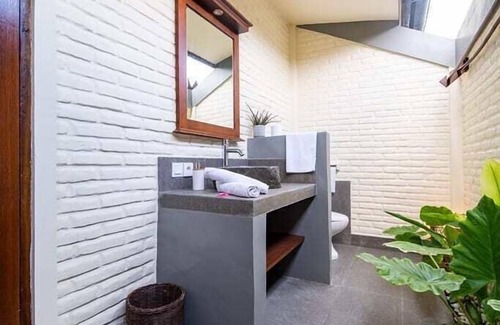 Selong Belanak Hotel | Bruga Villas Restaurant and Spa