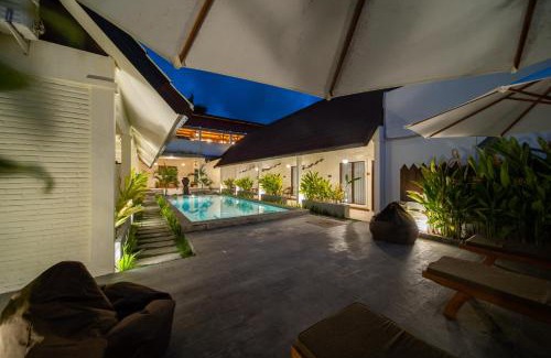 Selong Belanak Hotel | Bruga Villas Restaurant and Spa