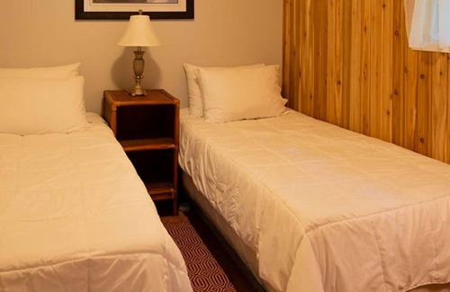 Papineau-Cameron Casa | Brule Cottage