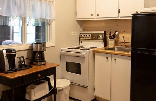 Papineau-Cameron Casa | Brule Cottage