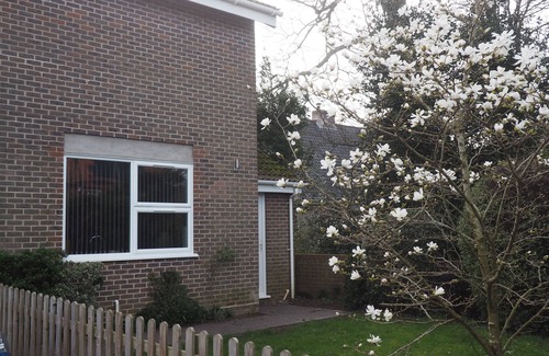 Brundall Casa | BRUNDALL HOUSE, pet friendly, with a garden in Brundall