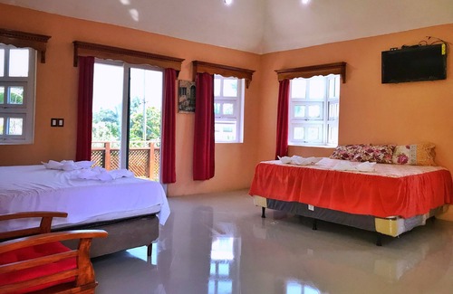 El Paredon Hotel | Brunette Beach
