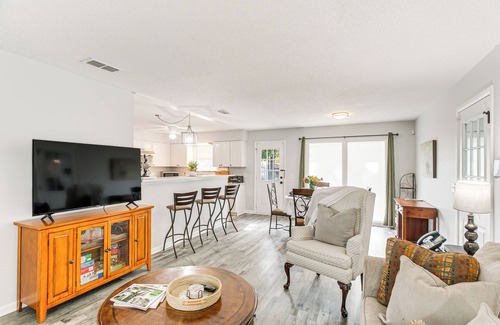Brunswick Casa | Brunswick Retreat w/ Patio & Grill, Near Beaches!