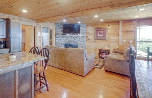 Bryant Cabina | Bryant Vacation Rental w/ Balcony & Scenic Views!