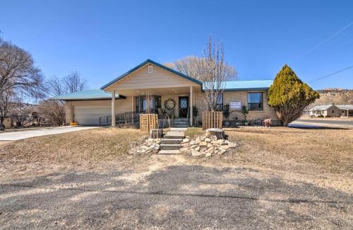 Tropic Casa | Bryce Canyon Area House with Mountain Views!