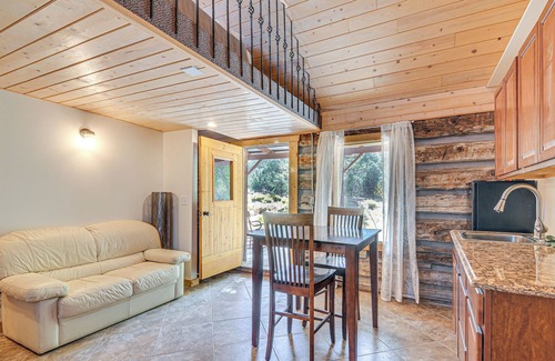 Southwestern Utah - Bryce Canyon Cabina | Bryce Canyon Basecamp: Historic Homesteader Cabin