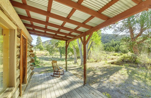 Southwestern Utah - Bryce Canyon Cabina | Bryce Canyon Basecamp: Historic Homesteader Cabin