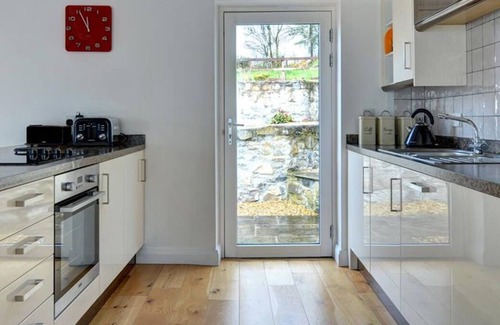 Derwen Casa | La casita más pequeña de 2 ubicada en la pequeña propiedad de los propietarios, Bryn Eithin Bach es una forma perfecta.