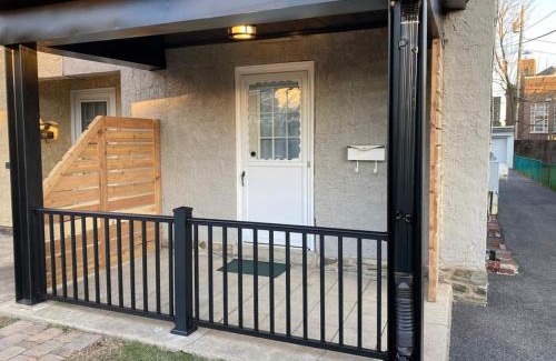 Bryn Mawr Apartamento | Bryn Mawr Spacious Grnd Floor Apt Free Parking