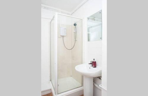 Newport Apartamento | Brynglas Newport flat sleeps 8 - Mycityhaven