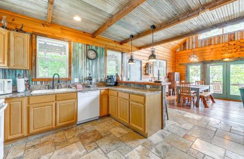 Bryson City Casa | Bryson City Cabin Hot Tub and Mtn View!