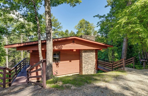 Bryson City Cabaña | Nantahala Village Cabin w/ Resort Amenities!