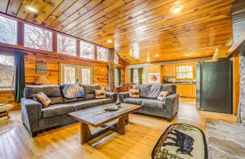 Bryson City Casa | Bryson City Cabin with Stunning Views and Hot Tub!