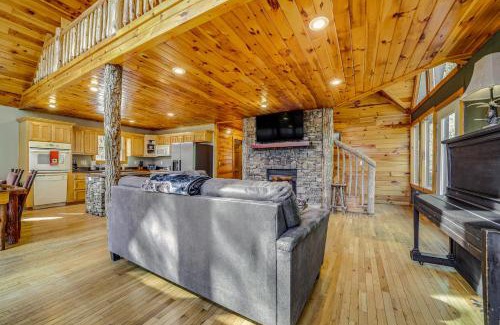 Bryson City Casa | Bryson City Cabin with Stunning Views and Hot Tub!