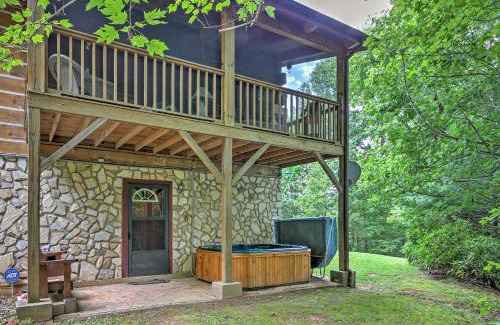 Bryson City Casa | Bryson City Cabin with Hot Tub, Views and Pool Table!