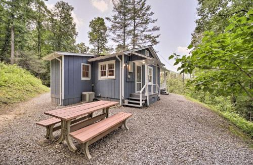 Bryson City Casa | Bryson City Retreat Fire Pit and Mountain Views!
