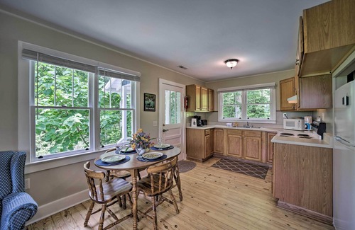 Bryson City Cabaña | Bryson City Retreat: Fire Pit + Mountain Views!