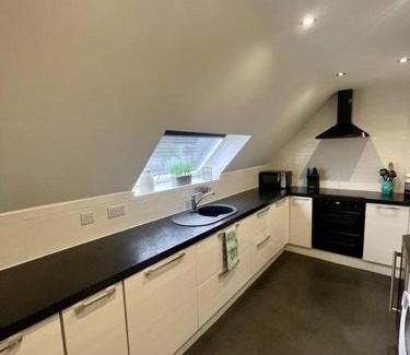 City Centre Apartamento | BS - Luxury top floor 4 bed apartment with garage in town centre - NO LIFT