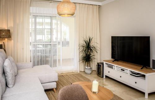 San Luis de Sabinillas Apartamento | BT Balzekas tennis Residencial Duquesa holiday vibes