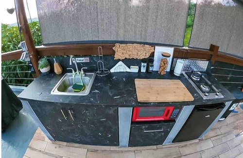 Guadiana Alquiler De RV | Bubble room with a view, Jacuzzi spa, kitchen.