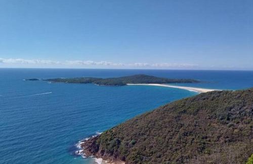 Anna Bay Casa | Bubbles and Waves