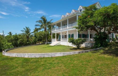 Governor's Harbour Apartamento | Buccaneer Hill Main House home