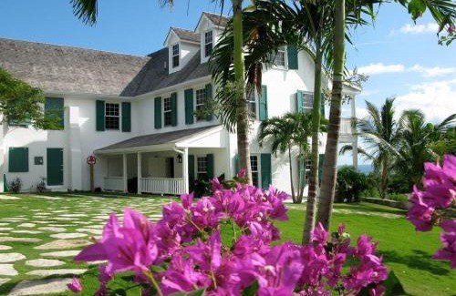 Governor's Harbour Apartamento | Buccaneer Hill Main House home