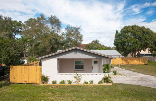 Pine Castle Casa | Buchanon Bungalows