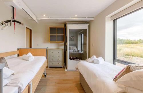 Moreton Valence Casa | Buck Cottage disabled adapted 3 bed hot tub pets