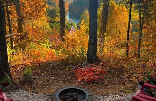 Cullowhee Casa | Rare Mountain Double Vision Lake Glenville Private Rd King Bed Pet Friendly